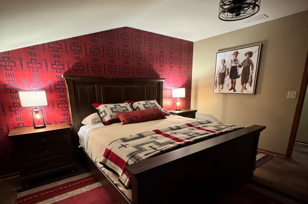 Sebree-Meadows_RedRoom